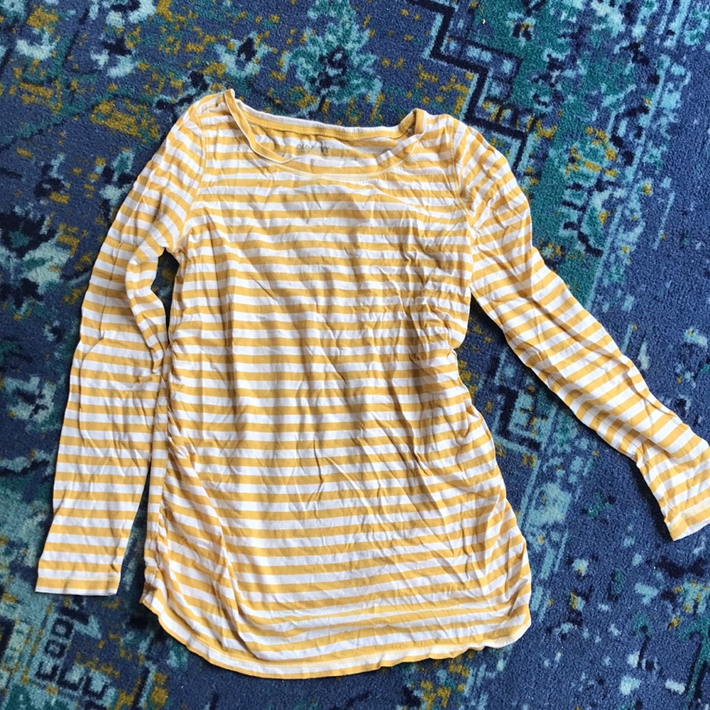 EUC Old Navy Ruched Maternity Shirt